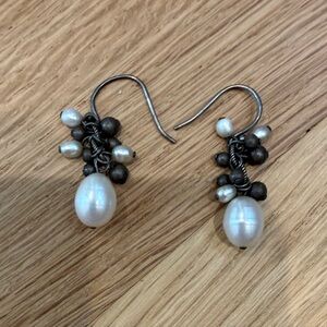 Silpada sterling silver freshwater pearl "cha cha" cluster earrings W1352